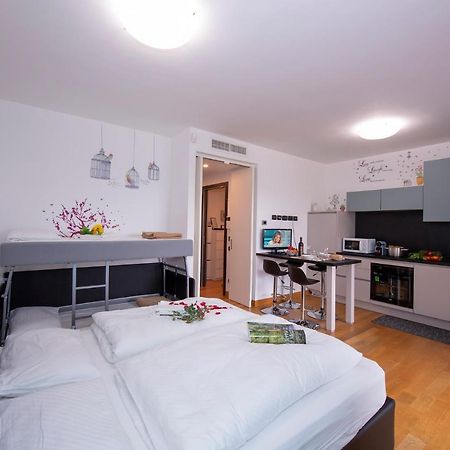 Temporaryflat Parco Vittoria Appartement Milaan Buitenkant foto